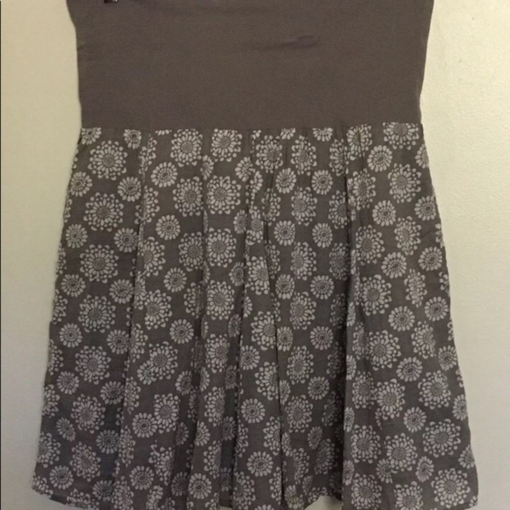 Gap Gray White Floral Fit Flare Skirt size M ⭐️